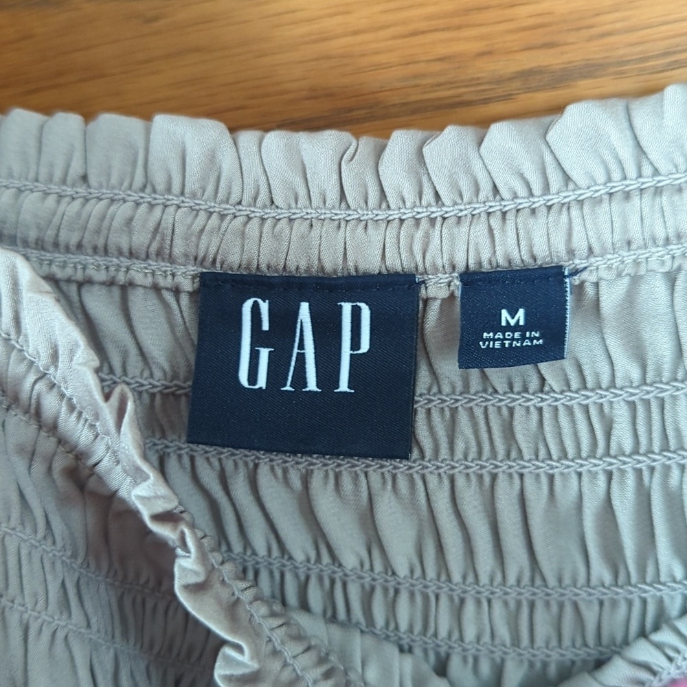 GAP Smocked Peplum Top Color Quail Beige Size Women's M - Picture 2 of 5